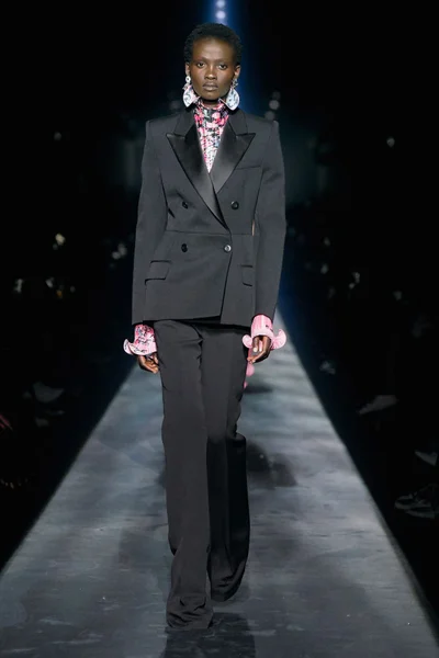 Look 50